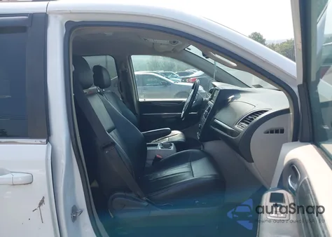 2015 Chrysler Town & Country Touring z USA, uszkodzony, nr VIN 2C4RC1BG1FR726821